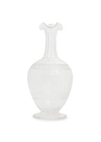 An image of the crystal carafe.