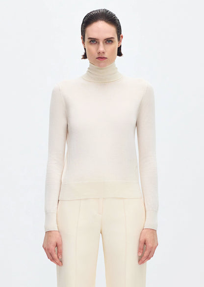 front profile of model wearing the EVE KNIT IN CASHMERE SILK in IVORY