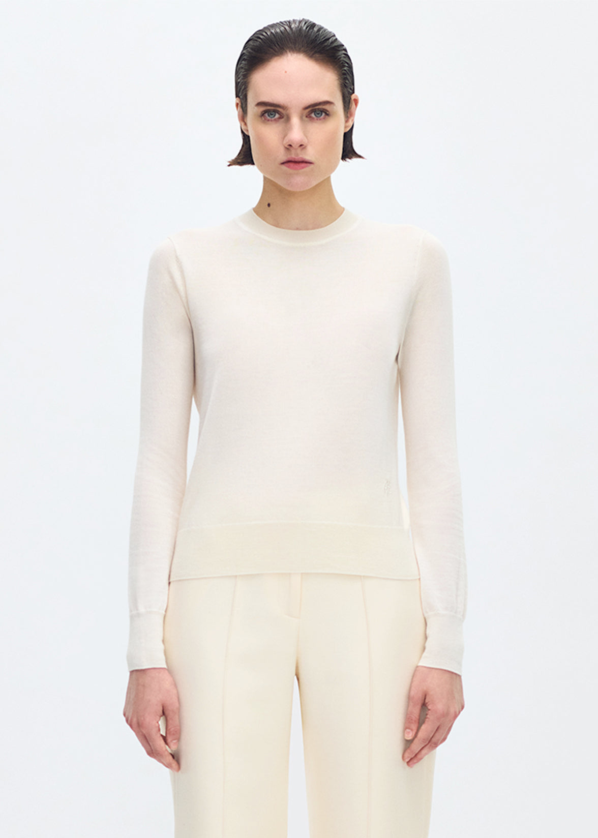 model wearing the didion knit in cashmere silk in ivory