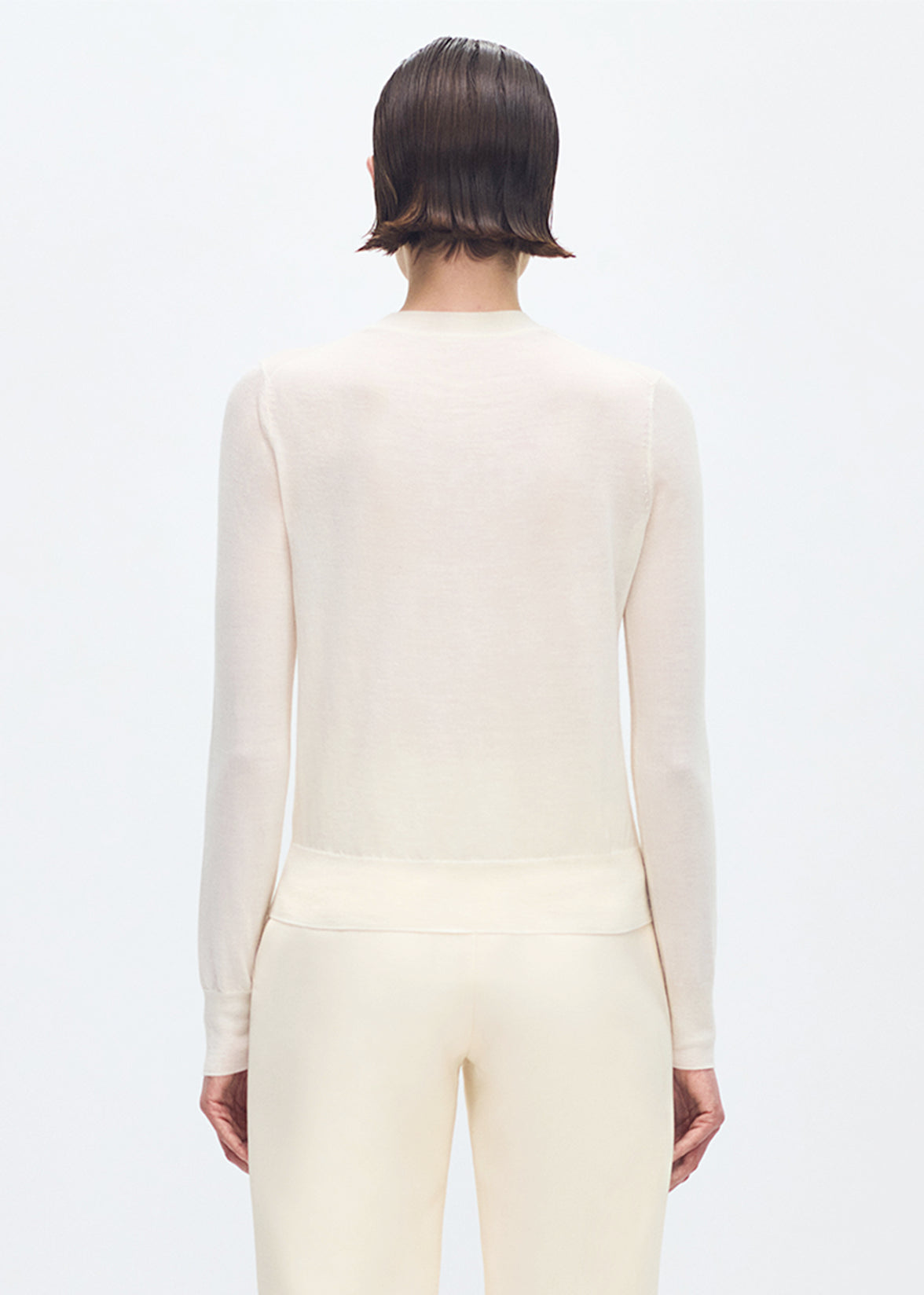 model wearing the didion knit in cashmere silk in ivory