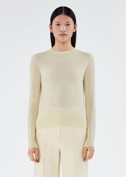 Front of model wearing Crewneck Sweater in Cashmere Silk in Buerre