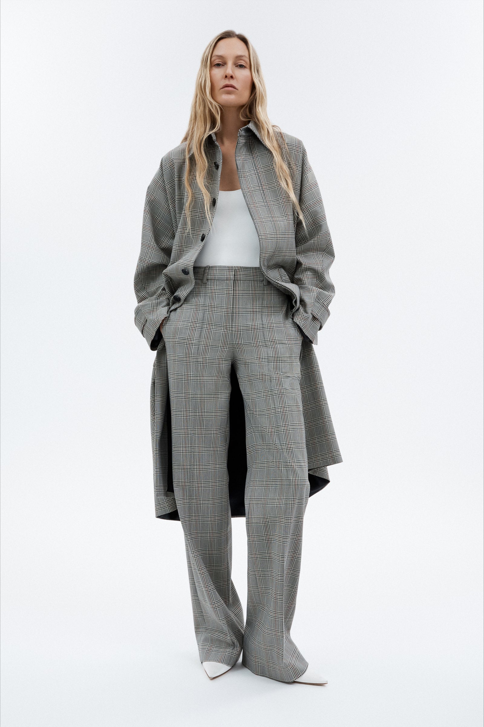 Pre-Fall 2025 Lookbook - Model Image 12