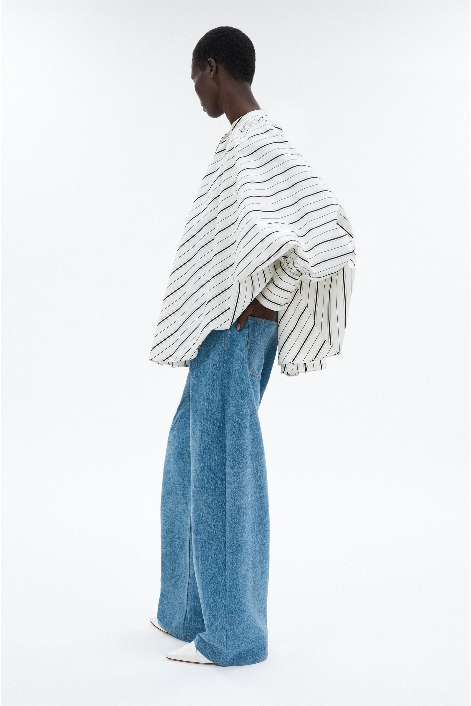 Pre-Fall 2025 Lookbook - Model Image 10